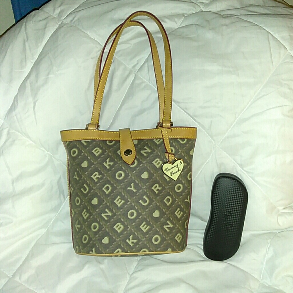 Dooney and Burke small leather sholder bag
